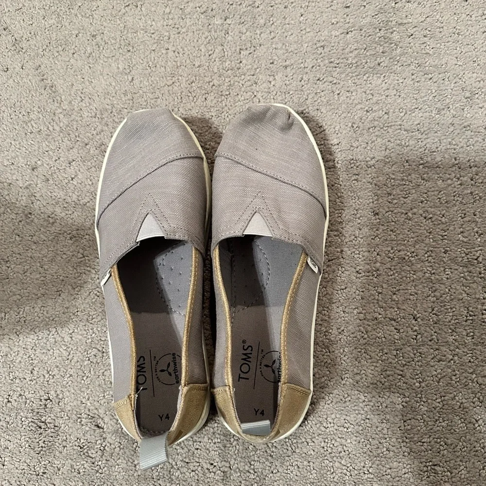Toms Boys Gray Loafers Slip-Ons Casual Comfort